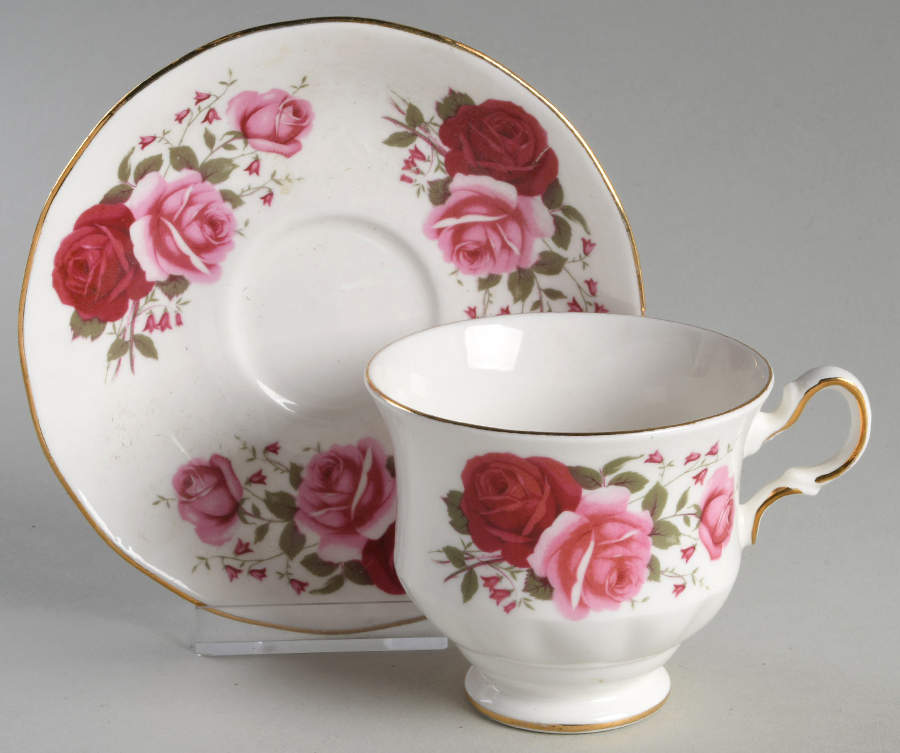 B675 Footed Cup & Saucer Set by Queen Anne (England)-1