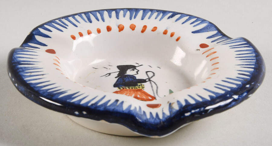 QUI100 Small Ashtray by Quimper-1