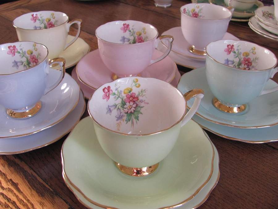 5078 Footed Cup & Saucer Set by Queen Anne (England)-1