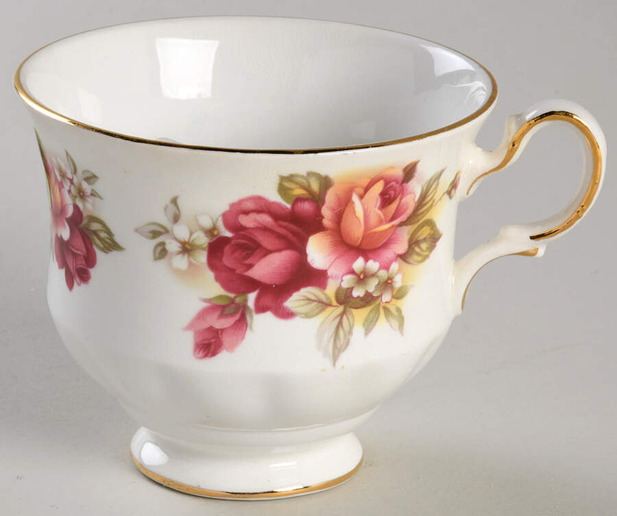 8541 Footed Cup by Queen Anne (England)-1
