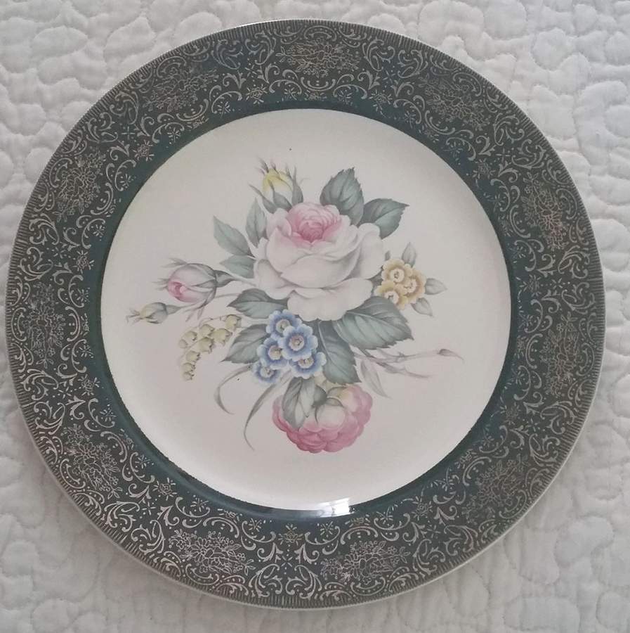 QUG2 Dinner Plate by Quaker Girl-1