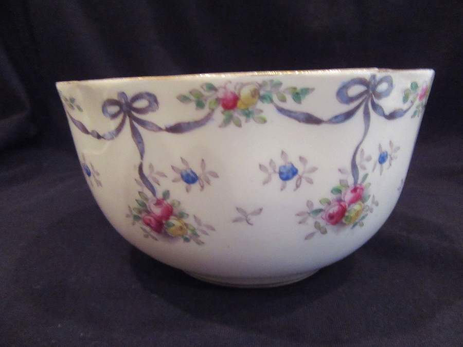 QUE29 Flat Cup by Queen's-1