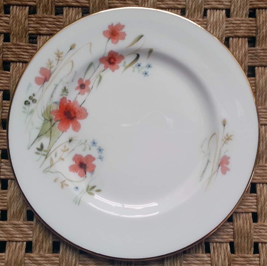 QUA81 Bread & Butter Plate by Queen Anne (England)-1