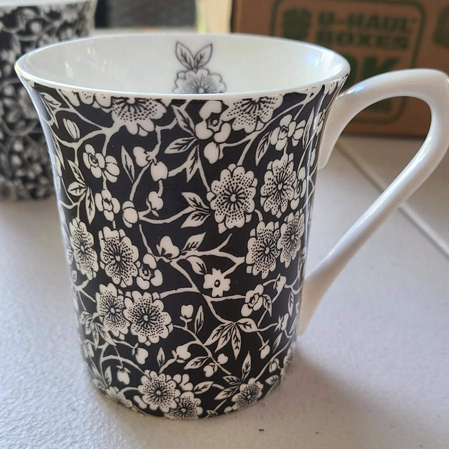 Black Story Mug by Queen's-1