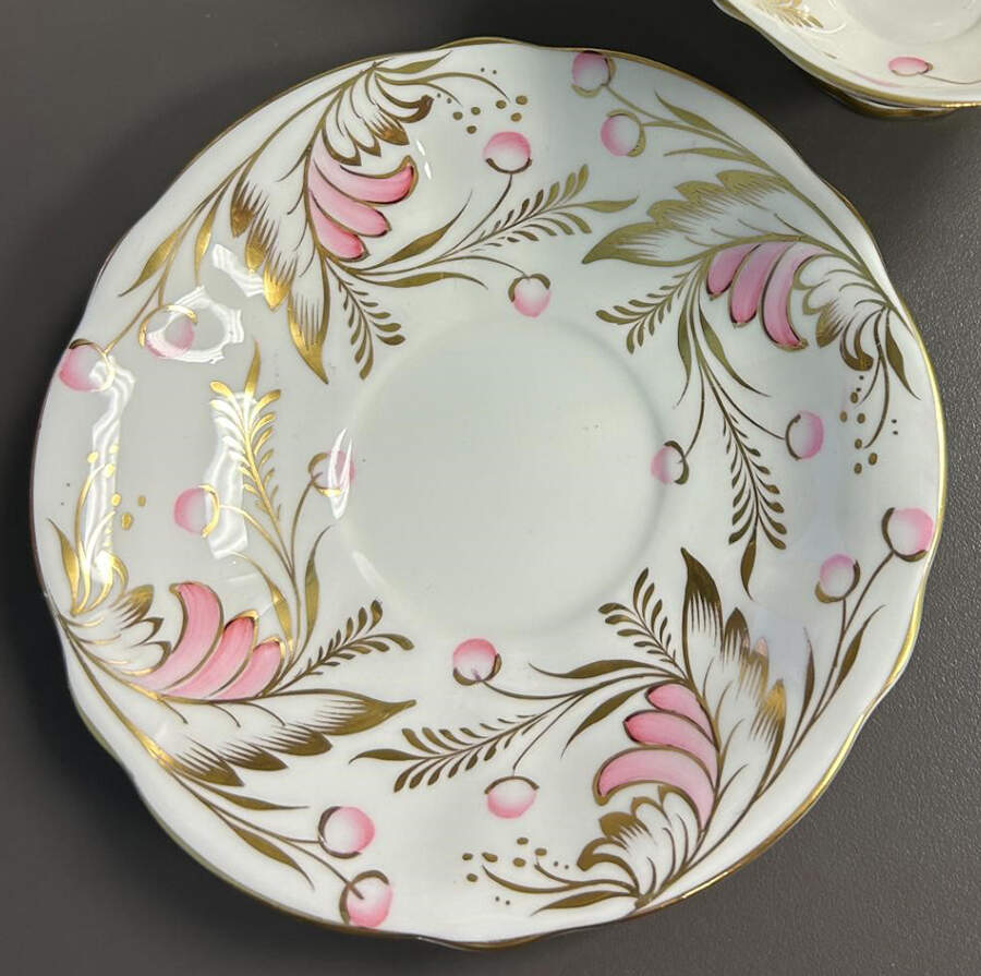 5620 Saucer by Queen Anne (England)-1