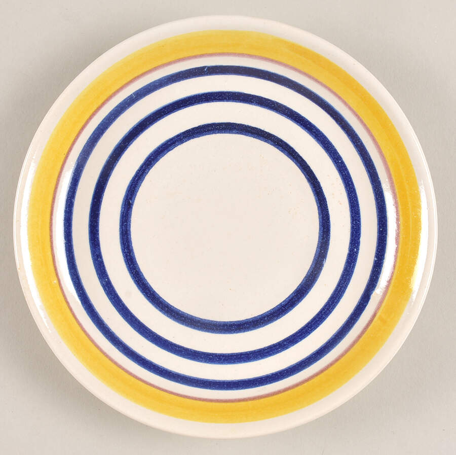 QUI130 Saucer by Quimper-1