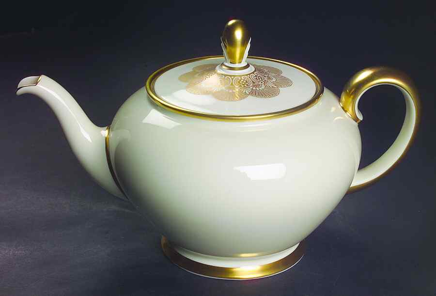 1473 (Aida, Cream) Teapot & Lid by Rosenthal - Continental-1