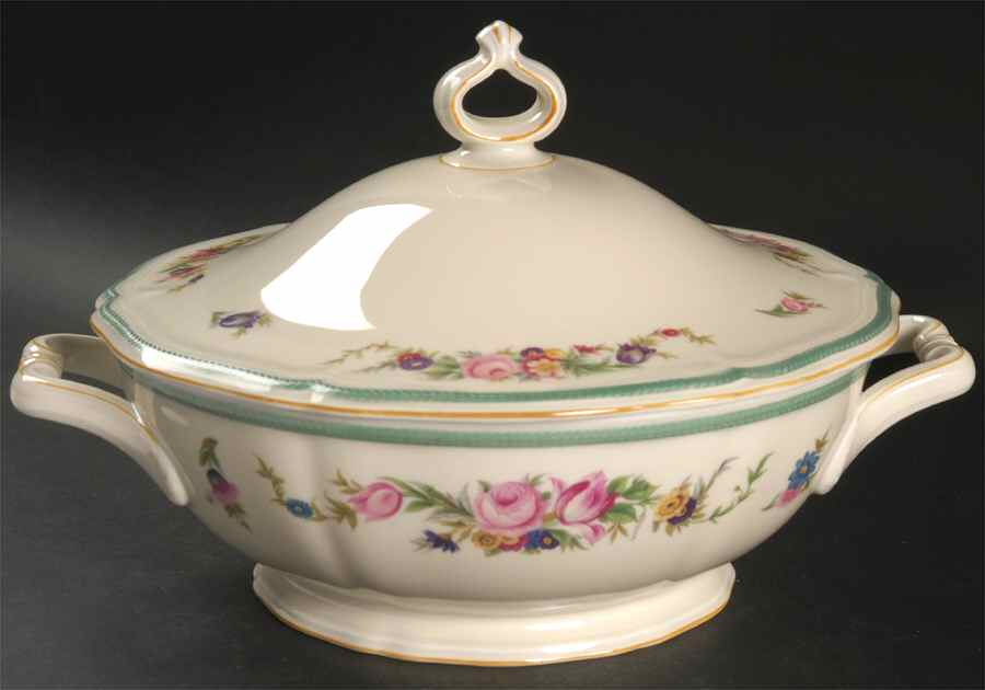 814a (Cream) Round Covered Vegetable by Rosenthal - Continental-1