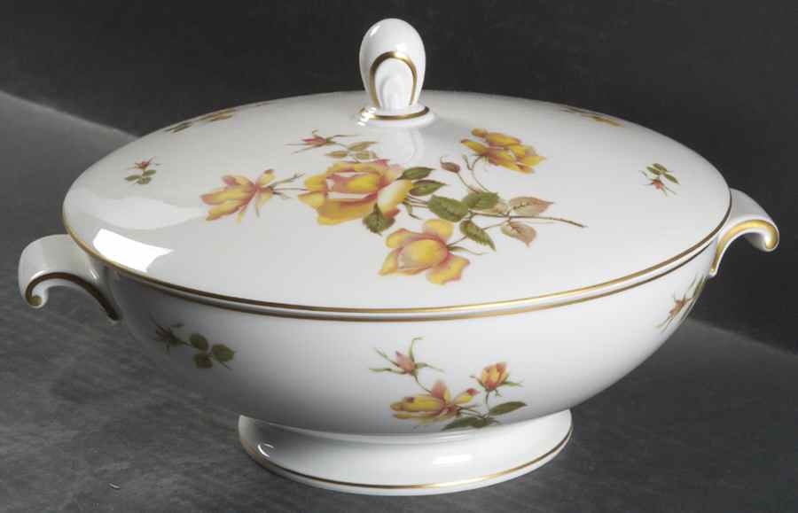 Charlene (Aida, White) Round Covered Vegetable by Rosenthal - Continental-1