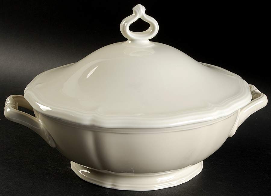 Chippendale Cream Undecorated Round Covered Vegetable by Rosenthal - Continental-1