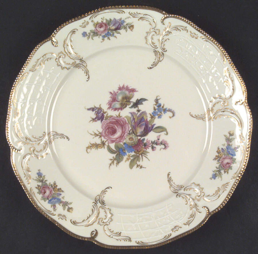Diplomat (Center Gold) Dinner Plate by Rosenthal - Continental-1