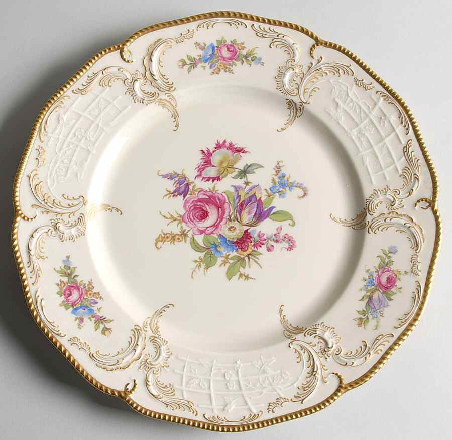 Diplomat (Center Gold) Dinner Plate by Rosenthal - Continental-1