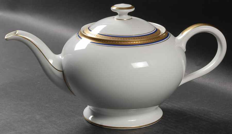 Electra (Aida Shape) Teapot & Lid by Rosenthal - Continental-1