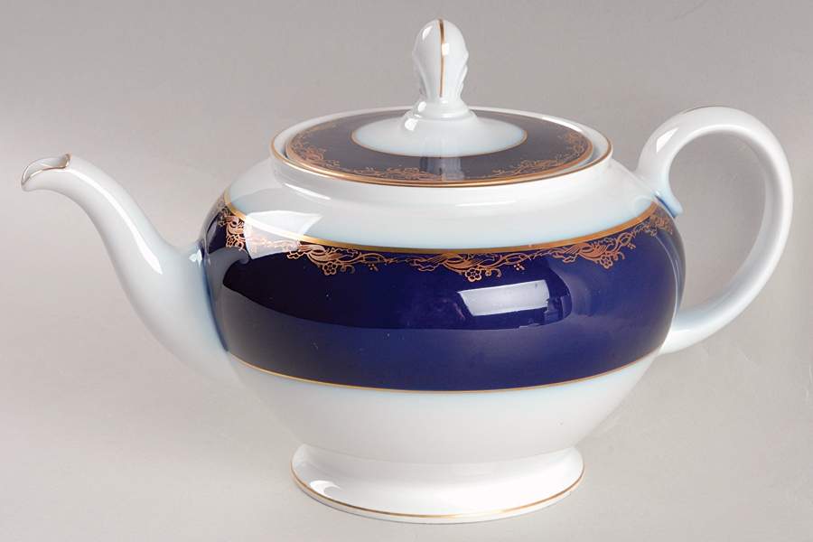 Frederick The Great Teapot & Lid by Rosenthal - Continental-1