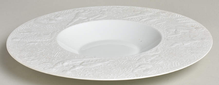 Magic Flute White Underplate for Round Covered Vegetable by Rosenthal - Continental-1