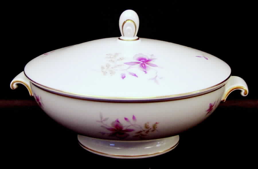 Orchid (Aida, White) Round Covered Vegetable by Rosenthal - Continental-1