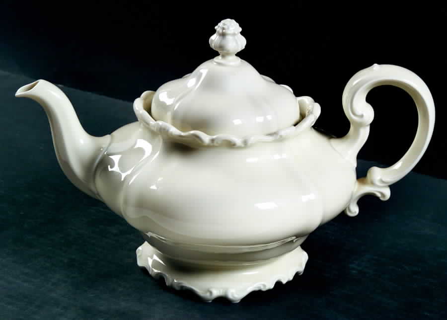 Pompadour Cream Teapot & Lid by Rosenthal - Continental-1