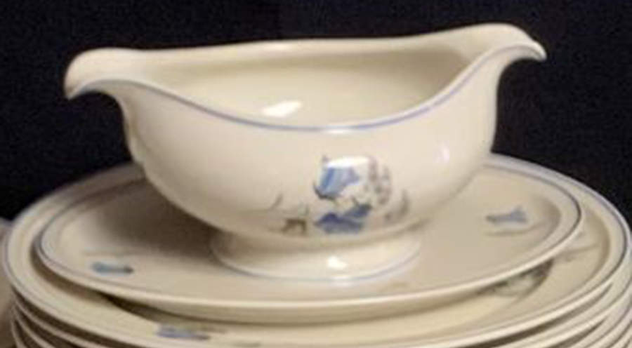 R133 Gravy Boat with Attached Underplate by Rosenthal - Continental-1