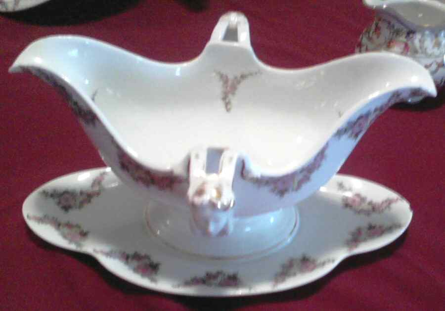 R345 Gravy Boat with Attached Underplate by Rosenthal - Continental-1
