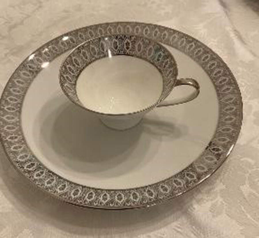 R476 Dinner Plate by Rosenthal - Continental-1
