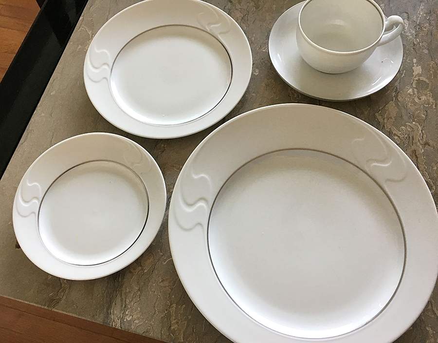 R527 Dinner Plate by Rosenthal - Continental-1