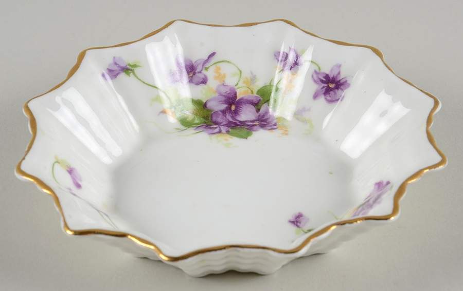 Violet (Scalloped) Sweet Meat Dish by Samuel Radford-1