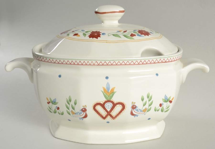 American Scenic Gravy Boat & Lid by Raintree-1
