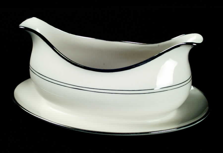 Antoinette Gravy Boat with Attached Underplate by Ransgil-1