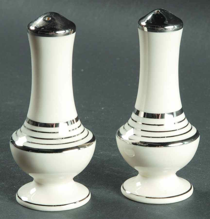 Romance Salt & Pepper Set by Ransgil-1