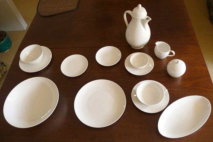 Urbino White Coffee Pot & Lid by Royal Berlin-1