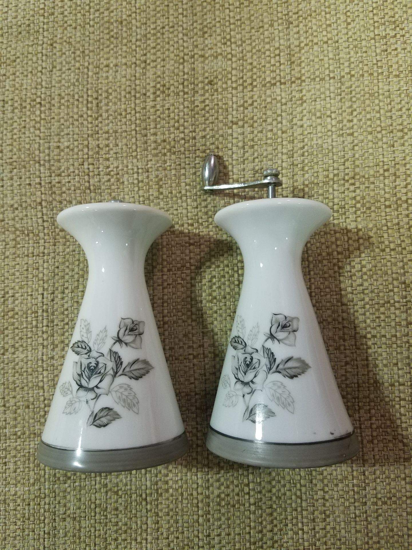 Smokey Rose Salt & Pepper Set by Roberts-1