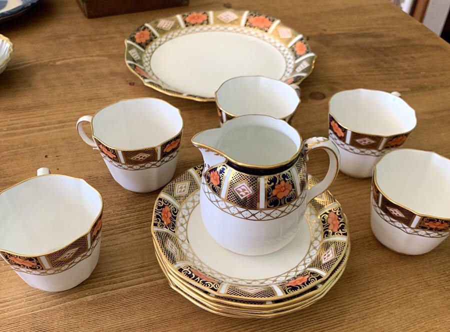Border Imari Creamer by Royal Crown Derby-1