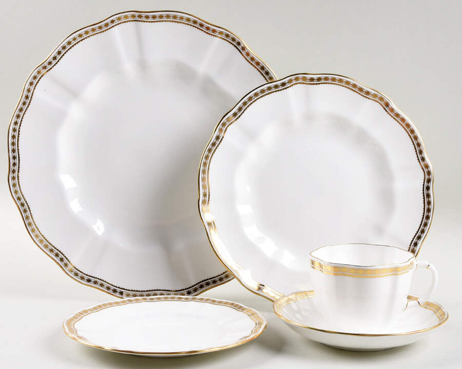 Carlton Gold 40 Piece Estate Set by Royal Crown Derby-1