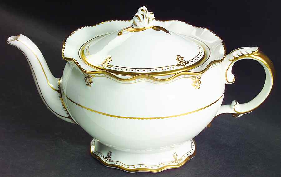 Elizabeth (Gold Trim) Teapot & Lid by Royal Crown Derby-1