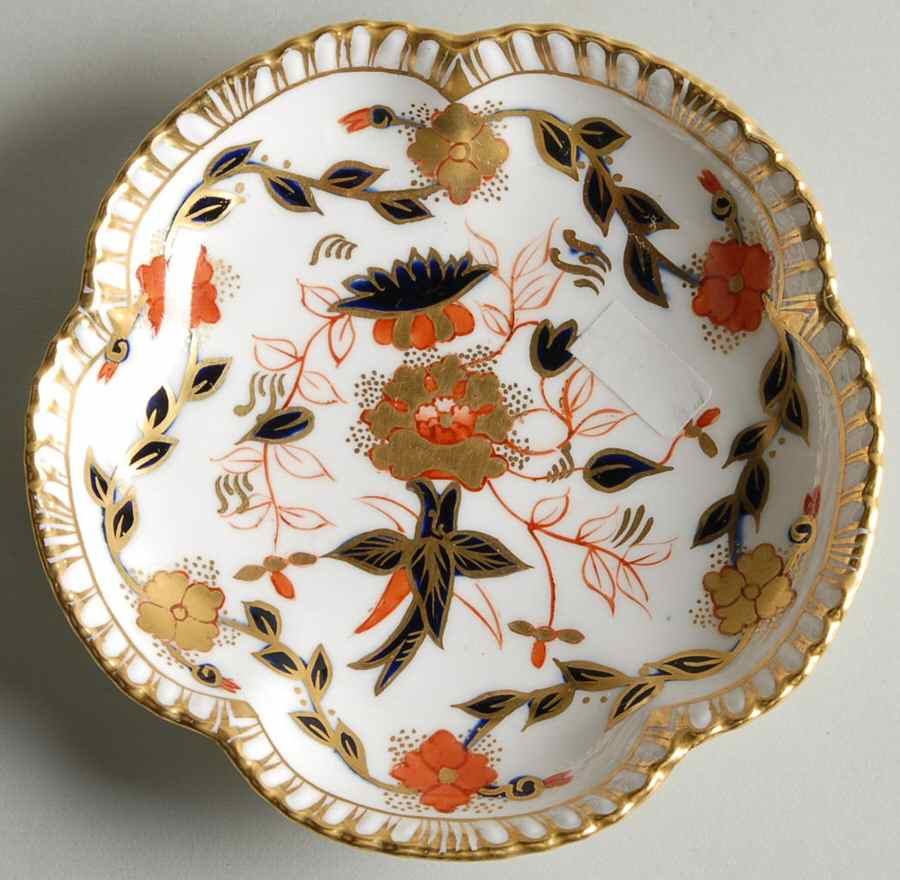 Gadroon Rose Tudor Rose Tray by Royal Crown Derby-1