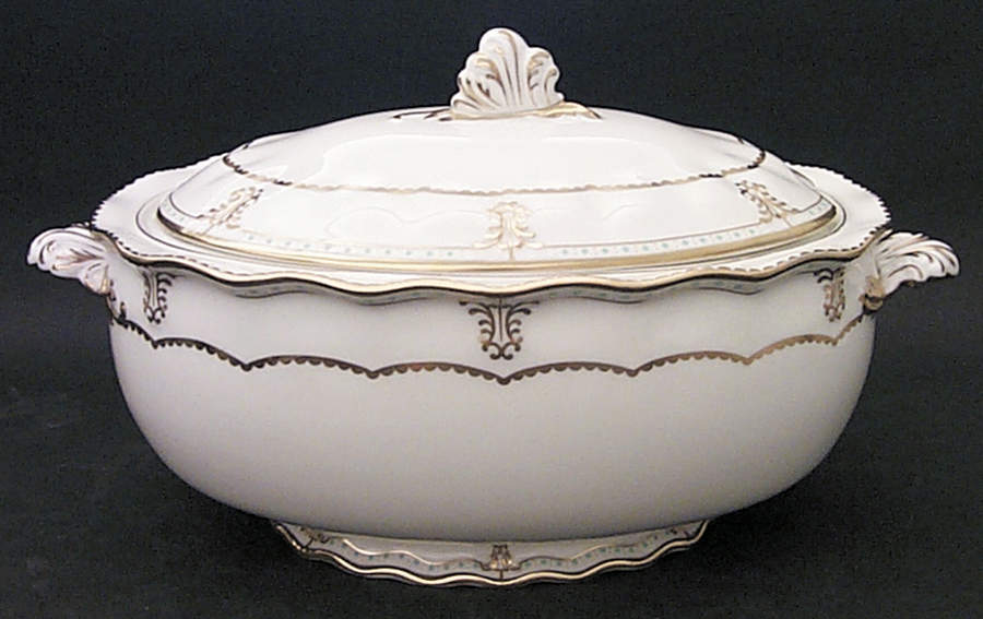 Lombardy Tureen & Lid by Royal Crown Derby-1