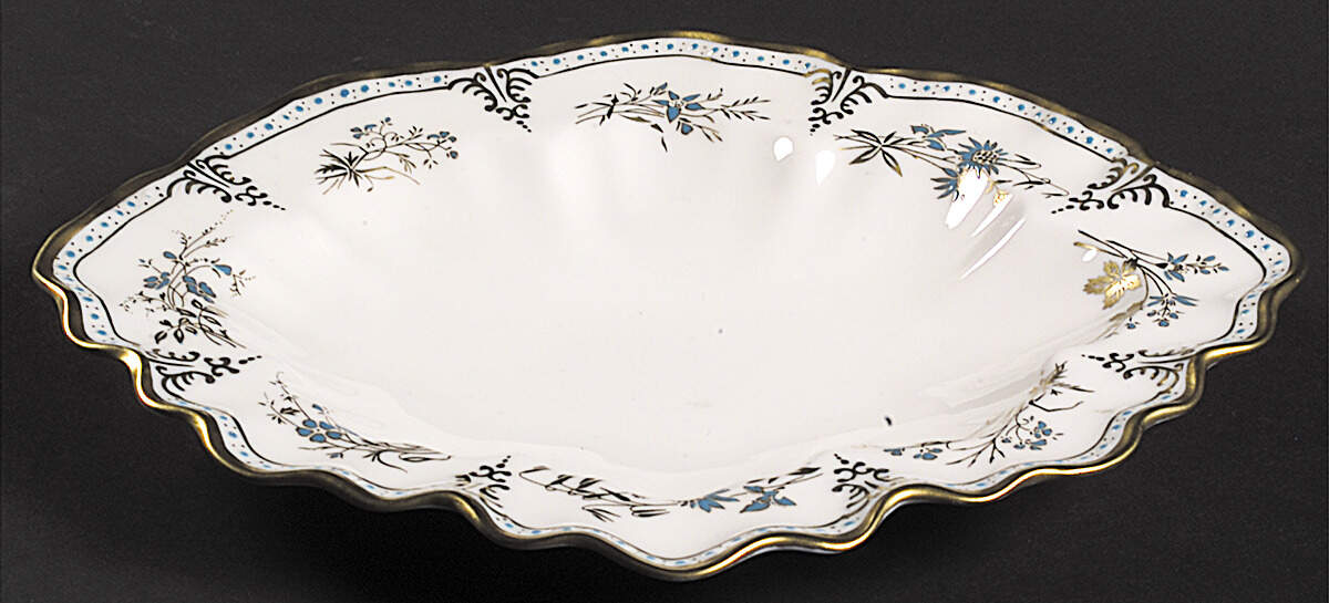 Normandie Large Oval Dessert Bowl by Royal Crown Derby-1