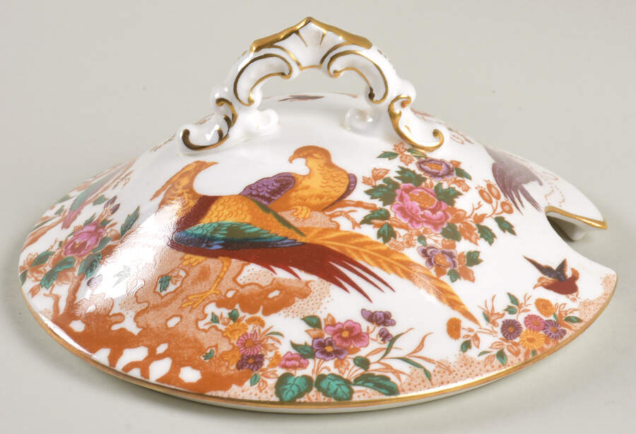 Olde Avesbury (Ely Chelsea Shape) Lid for Tureen by Royal Crown Derby-1