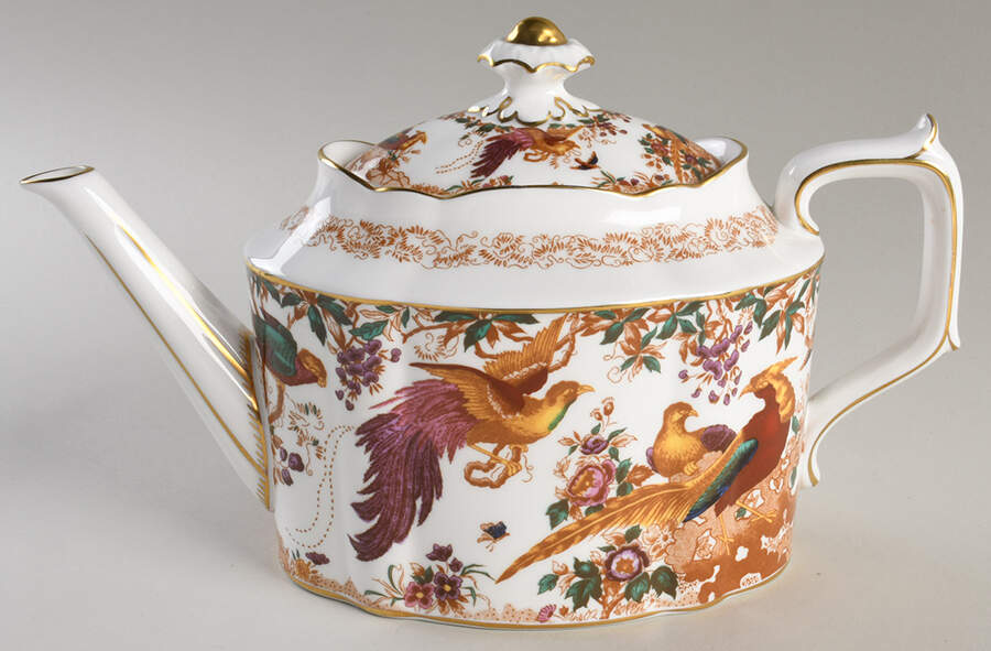 Olde Avesbury (Ely Chelsea Shape) Teapot & Lid by Royal Crown Derby-1