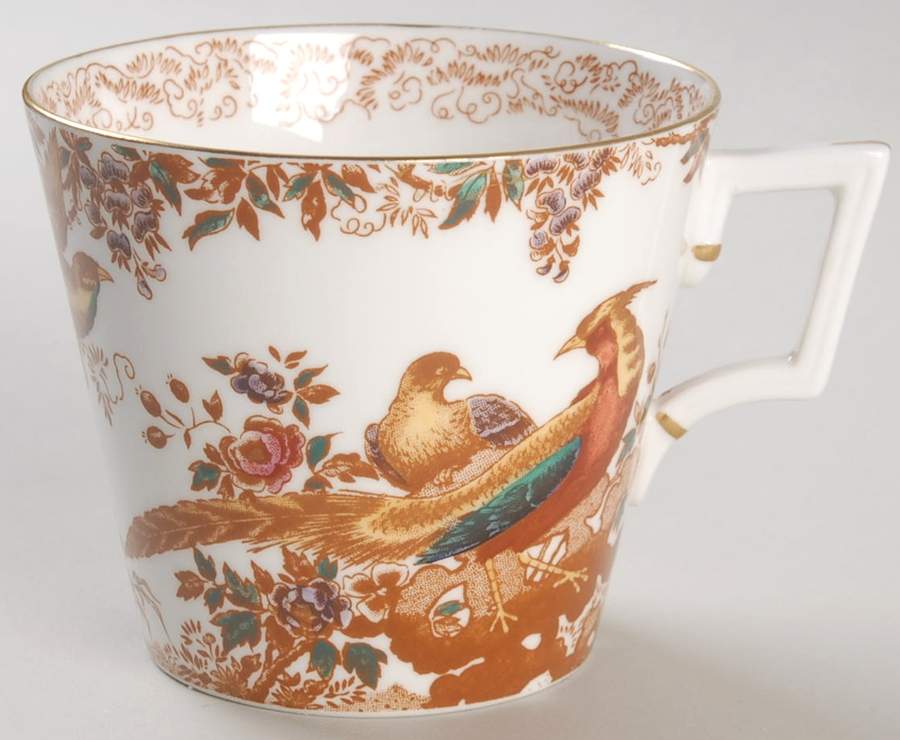 Olde Avesbury (Ely Chelsea Shape) Oversized Cup by Royal Crown Derby-1