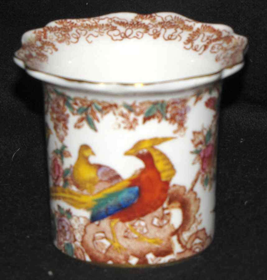 Olde Avesbury (Ely Chelsea Shape) Cigarette Holder by Royal Crown Derby-1