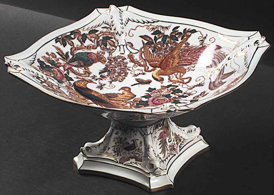 Olde Avesbury (Ely Chelsea Shape) Centerpiece by Royal Crown Derby-1