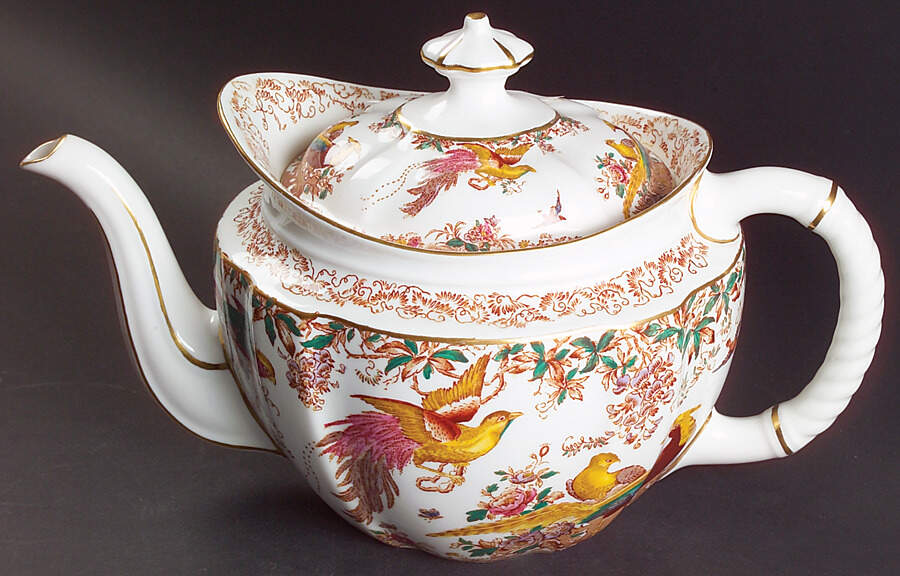 Olde Avesbury (Surrey Shape) Teapot & Lid by Royal Crown Derby-1