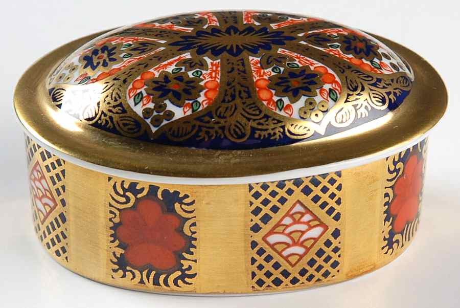 Old Imari Mini Oval Box & Lid by Royal Crown Derby-1