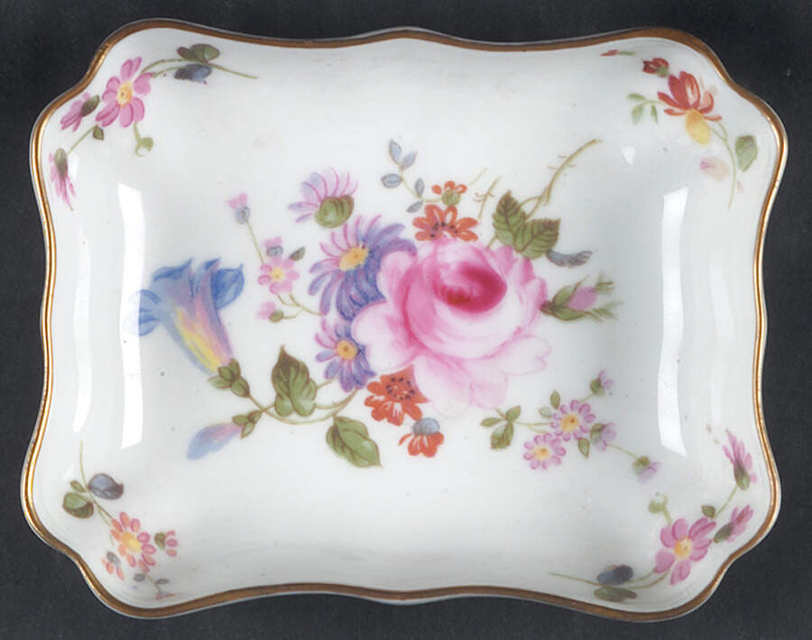 Posie Ely Chelsea (White Background) 1800 Tray by Royal Crown Derby-1