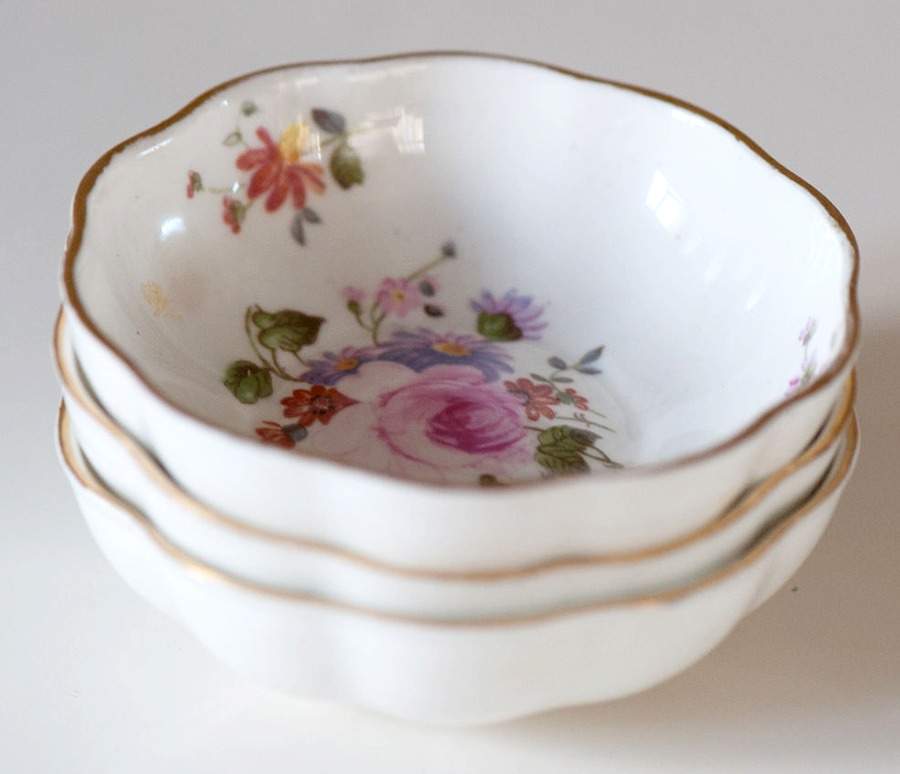 Posie Ely Chelsea (White Background) Nut Dish by Royal Crown Derby-1