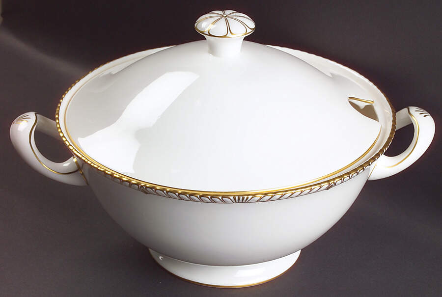 Prince Consort Tureen &  Lid by Royal Crown Derby-1