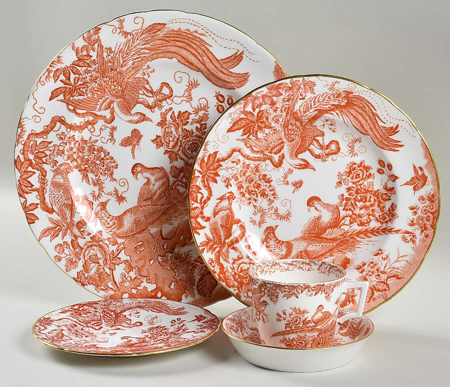 Red Aves (Older, Discontinued 1997) 40 Piece Estate Set by Royal Crown Derby-1