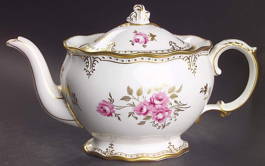 Royal Pinxton Roses Small Teapot & Lid by Royal Crown Derby-1