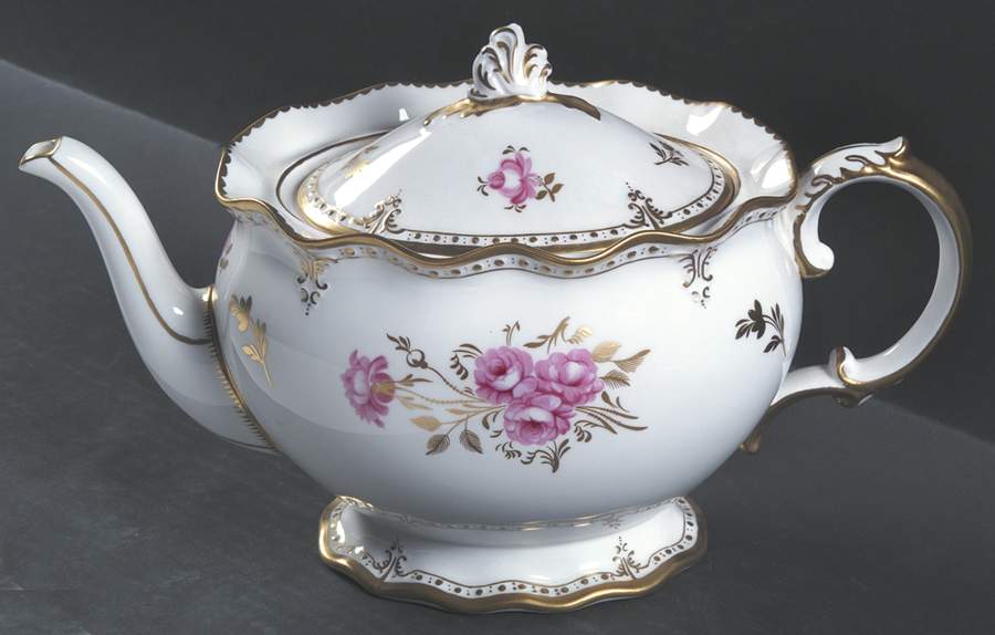 Royal Pinxton Roses Teapot & Lid by Royal Crown Derby-1